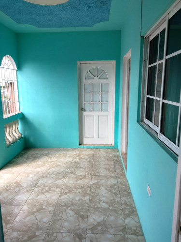 2 Bedrooms And 1 Bathroom for rent in Windsor Meter St Catherine - Houses