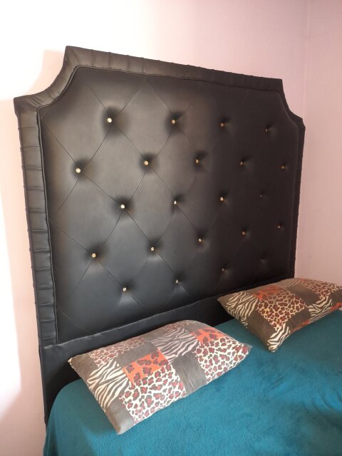 Leather Bed Head (Black)