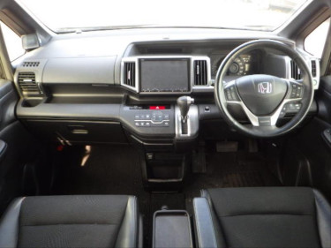 2014 Honda Stepwagon Spada