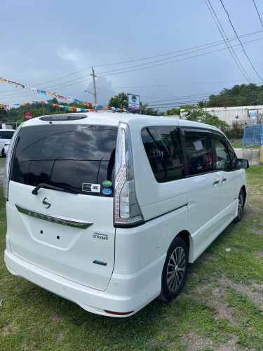 2015 Nissan Serena Newly Imported 