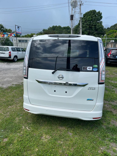 2015 Nissan Serena Newly Imported 