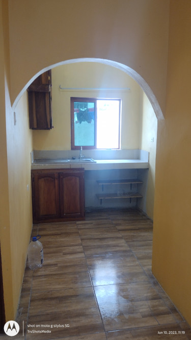 Self Contained 1 Bedroom, With Kitchen & Bathroom