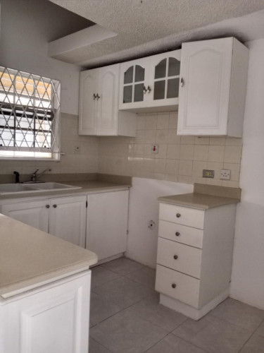 3 Bedroom/2 Bathroom Apartment For Sale