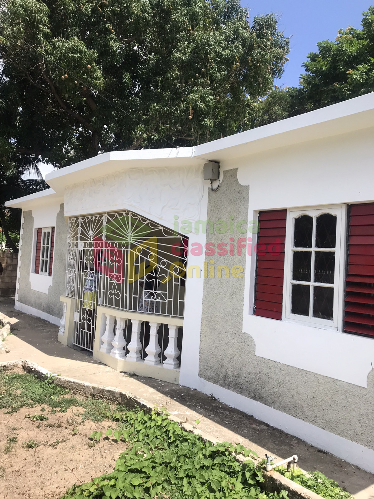 3-bedroom-single-story-house-for-sale-in-lauriston-st-catherine-st