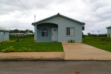 Fully Furnished 2 Bed 2 Bath House In St.Ann