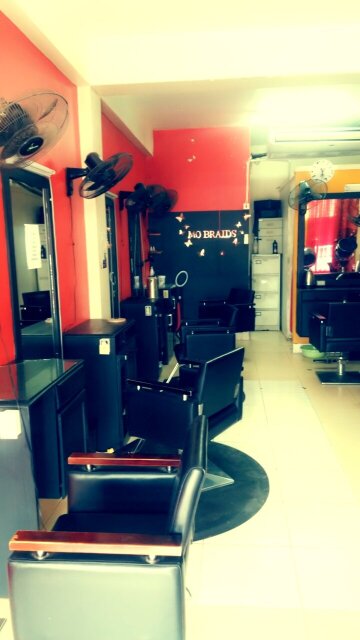 Hairdressing Booth For Rent $3000 Per Week