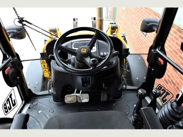 JCB 3CX BACKHOE LOADER