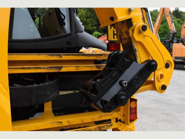 JCB 3CX BACKHOE LOADER