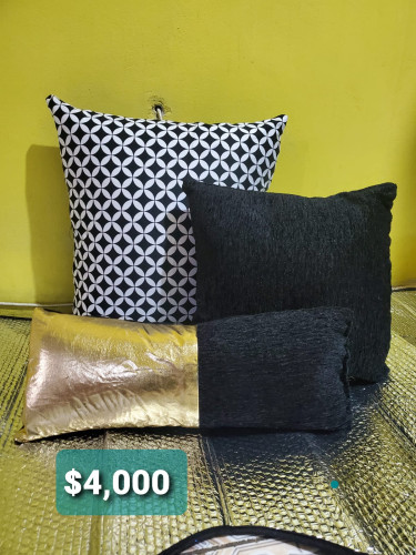 Quality Decor Cushions (Set)