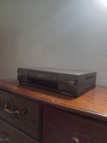 Toshiba 4 Head VCR Player