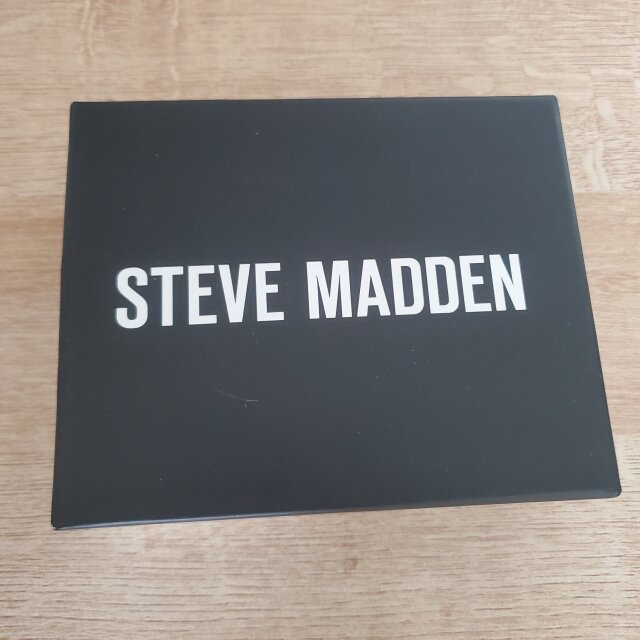 Steve Madden Leather Wallet