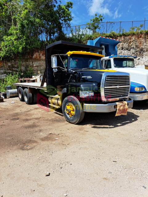 1995 Ford AeroMax L9000 Heavy Duty Flatbed Truck