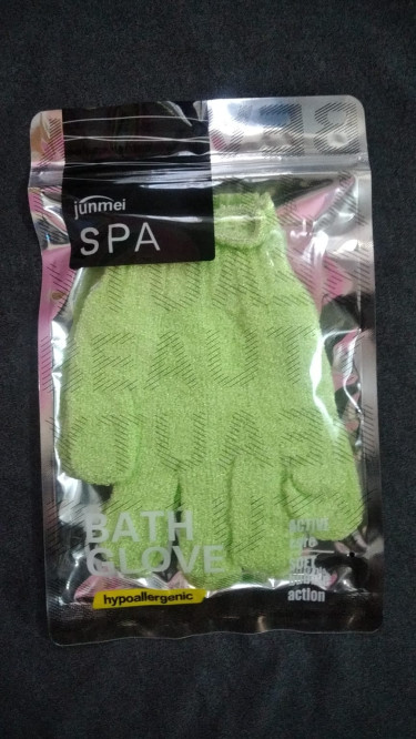 Bath/ Shower / Exfoliating Gloves