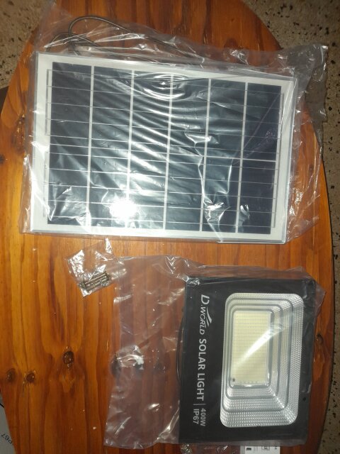 400 Watt Solar Flood Light