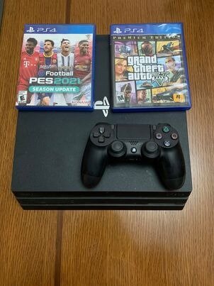 PS4 With Controls And Cd