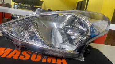 2015 Nissan Latio Headlight 