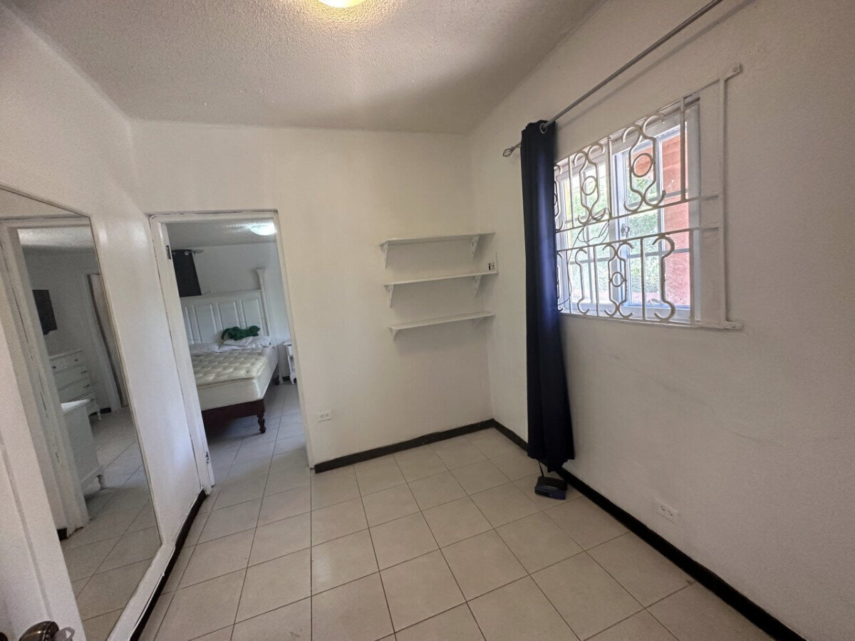 For Rent: Unfurnished 2 Bedroom 2 Bath House - Liguanea Avenue