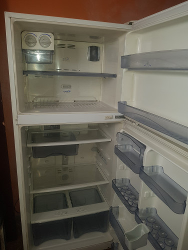 Frigidaire Refrigerator 14 Cu Ft FOR SALE