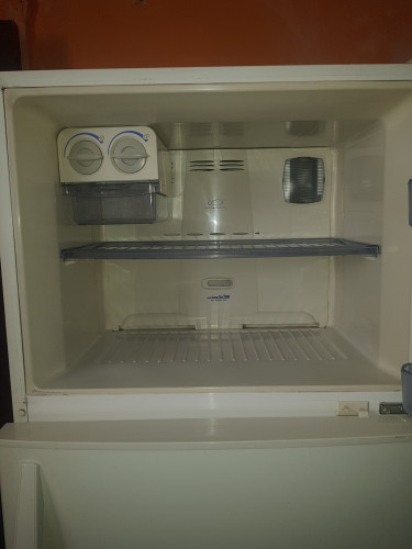 Frigidaire Refrigerator 14 Cu Ft FOR SALE