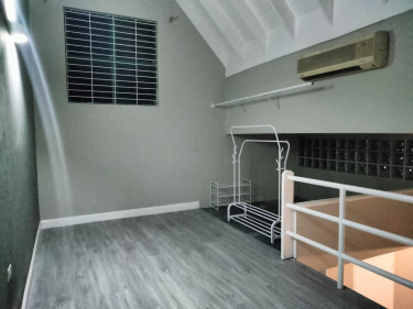 1 Bedroom Loft Apartment 