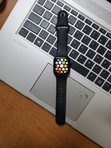 Apple Watch 4 Series Quick Sale!