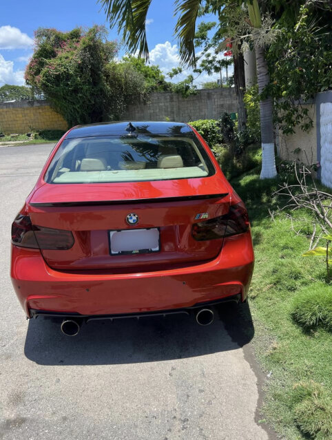 2014 BMW 328i ( M Performance )