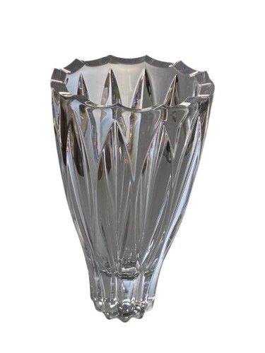Vase, Multifacet Moulded Crystal Vase!