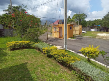 2 Bedroom House Semi-furnished In Gated Community