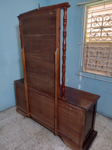 Seven Drawers Solid Wood Dresser