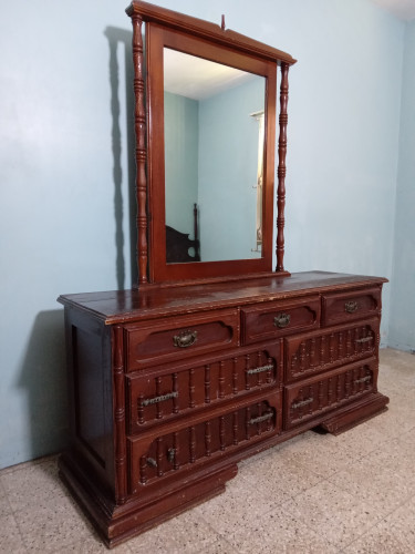 Seven Drawers Solid Wood Dresser