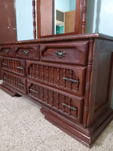 Seven Drawers Solid Wood Dresser