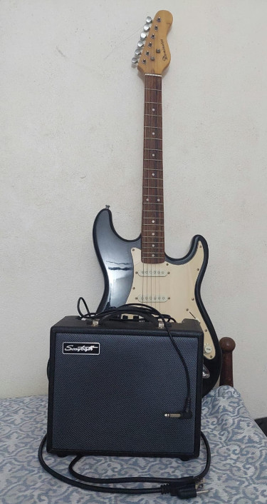 Electric Guitar With Amplifier Mint Condition 