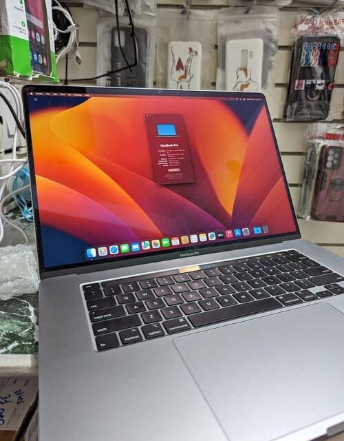 MacBook Pro I9 16inch 8 Cores 16GB Ram/512SSD