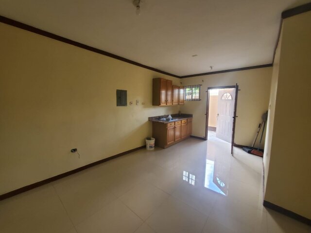 1 Bedroom Apartment In Gated Complex