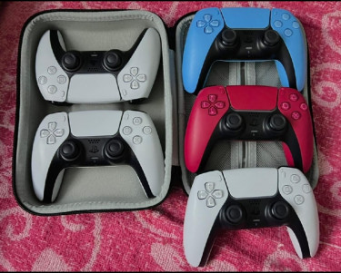 FAILY NEW AND NEW PS5 CONTROLLERS 