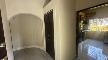 2 Bedroom 1 Bath Furnished Apartment 