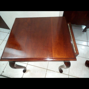 Mahogany Queen Anne Side/End Table 