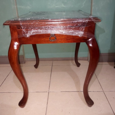 Mahogany Queen Anne Side/End Table 