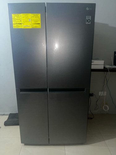 LG Smart Inverter Refrigerator (Like New)
