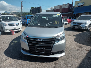 2017 Toyota Noah