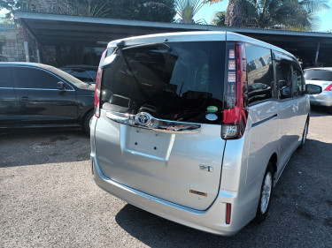 2017 Toyota Noah