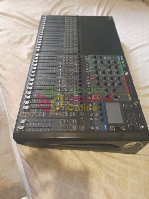 Soundcraft Expression Si Digital Audio Mixer (used