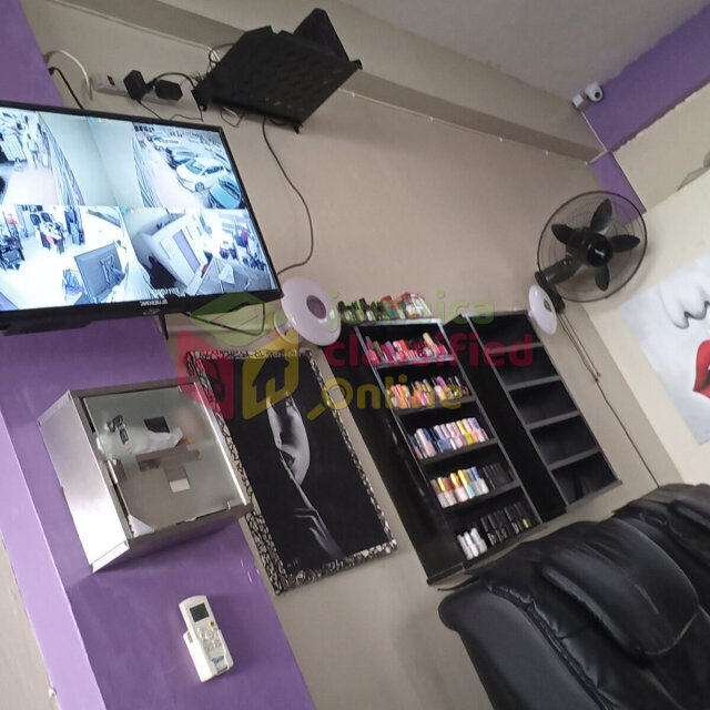 Hairstylist,nail Booth & Private Room 1 WEEK FREE
