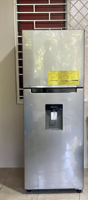 Samsung 12 Cu. Ft. Refrigerator With Dispenser