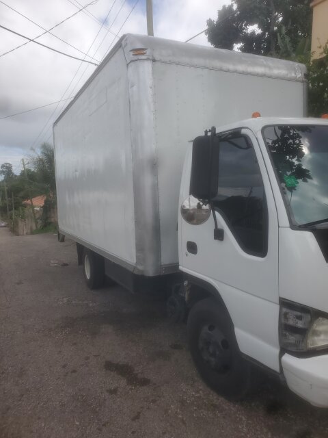 2007 Isuzu Truck