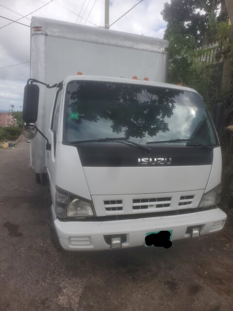 2007 Isuzu Truck