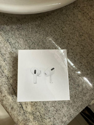 Airpods Pro W/ MagSafe Charging Case