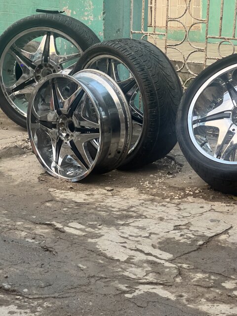 22 Inch Chrome Rims