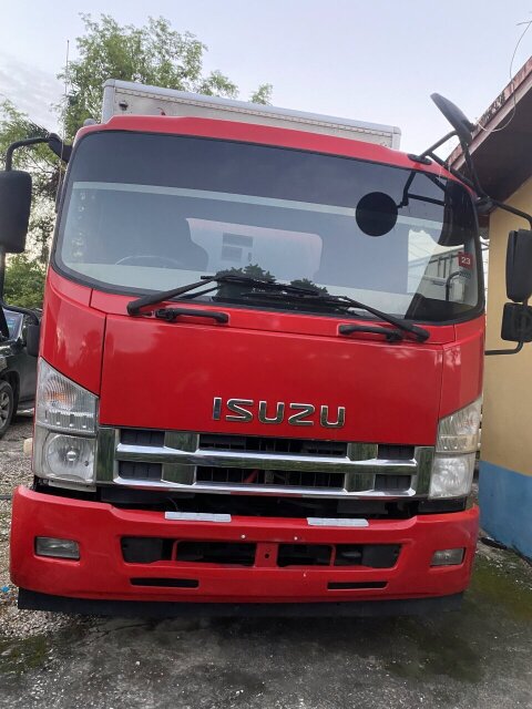 2009 Isuzu 12 Ton Box Truck Working Truck