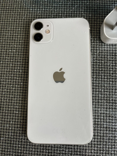 Apple IPhone 11 64GB White (Unlocked) A2221 (GSM)
